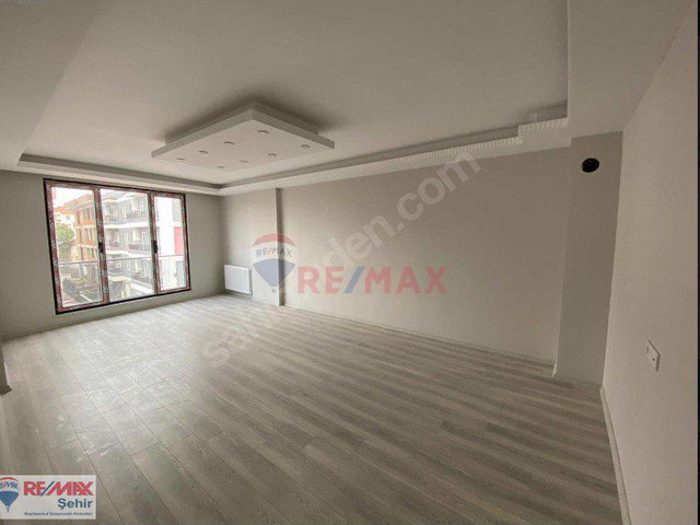 YALOVA ALTINOVA BELEDİYE ARKASINDA KİRALIK 3+1 DAİRE