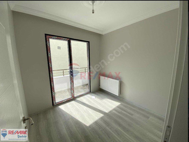 YALOVA ALTINOVA BELEDİYE ARKASINDA KİRALIK 3+1 DAİRE