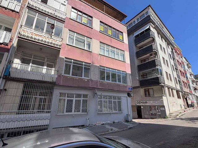 ÇİFTLİK MAHALLESİNDE SATILIK 3+1 DAİRE