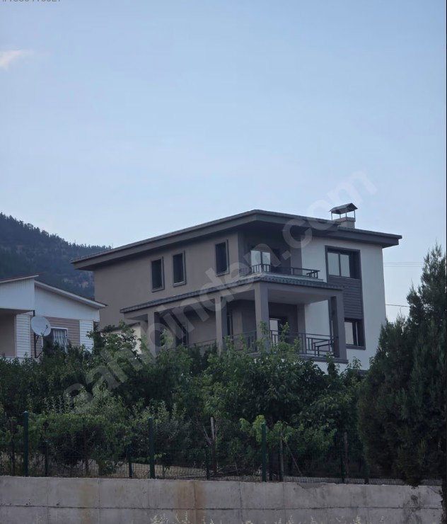 ADANA POZANTI'DA SIFIR, OTURUMA HAZIR, BAHÇELI MÜSTAKIL VILLA