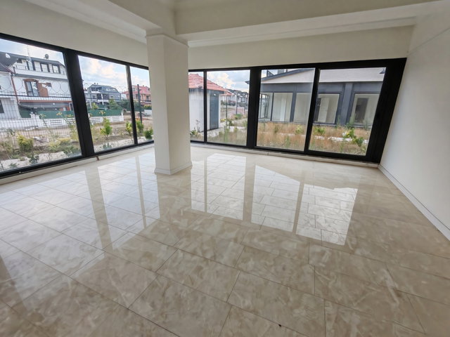 REMAX MAVİ GÜVENCESİYLE ​MAVİLİKLERE UYANIN! KOCAALİ SARAYLARI 2'DE DENİZE SIFIR FIRSAT VİLLA!