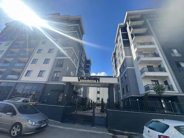 VALIDEHAN KONAKLARI’NDA SITE İÇINDE  3+1  EBEVEYN BANYOLU  GENIŞ PEYZAJLI AILE SITESI