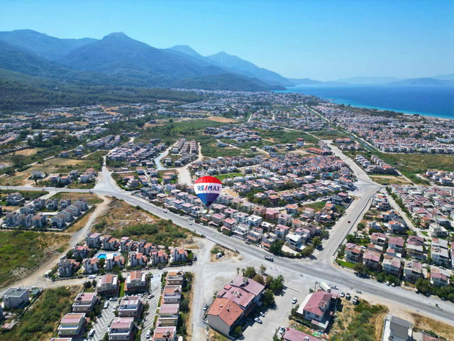 KUŞADASI GÜZELÇAMLI’DA 292 M² ARSA İÇİNDE TAM MÜSTAKİL 5+1 VİLLA