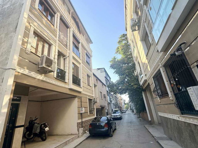ÇİĞLİ’DE SATILIK 3+1 FERAH DAİRE