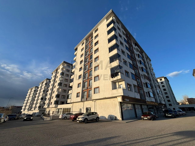 RE/MAX LACİVERT'TEN MEMURSEN KONUTLARIN'DA SATILIK 3+1 DAİRE