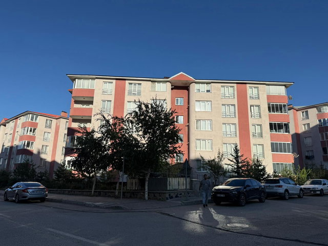 REMAX İLKE'DEN YILDIZKENT'TE 3+1 SATILIK DAİRE