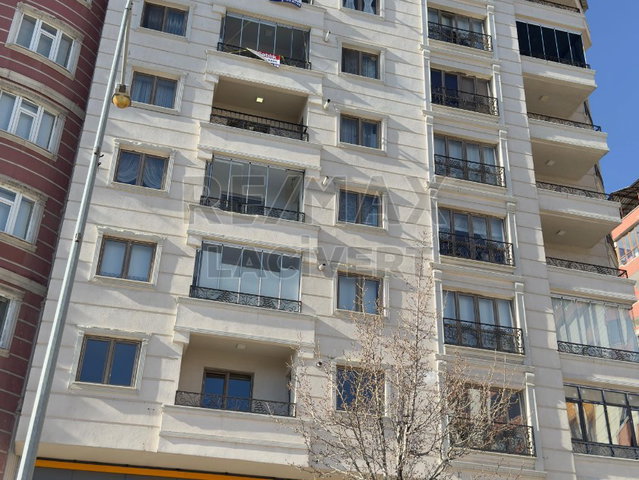 RE/MAX LACİVERT'TEN ŞEHİR MERKEZİN'DE SATILIK 3+1 DAİRE