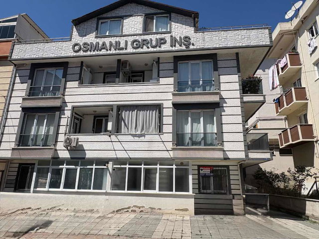 ÇAYIROVA,CUMARTESİ PAZARI KARŞISINDA 2+1 SATILIK DAİRE