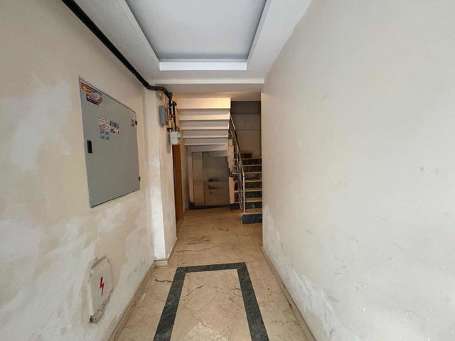 ÇAYIROVA,CUMARTESİ PAZARI KARŞISINDA 2+1 SATILIK DAİRE