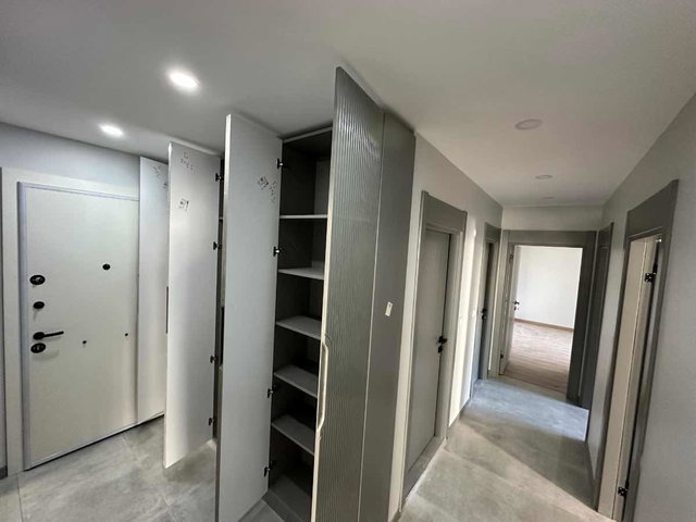 TUZLA İSTASYON MH. MARİNAYA KOMŞU SİTE İÇİNDE 3+1 SATILIK DAİRE