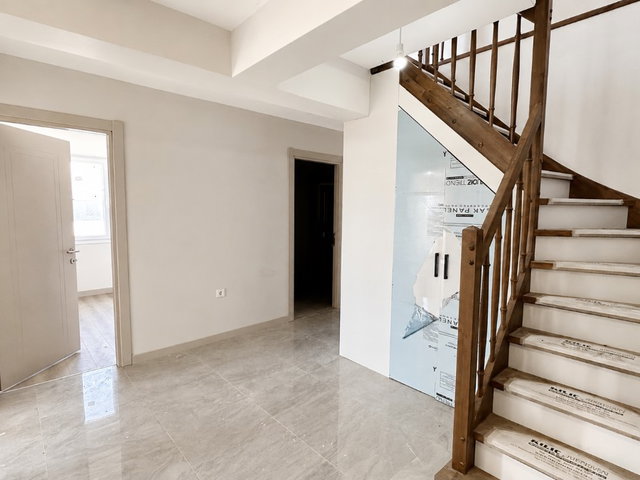 REMAX KAYADAN DENİZ MANZARALI 3+1 DUBLEKS