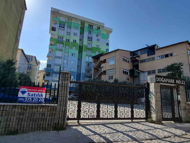 PENDIK GÜLLÜBAĞLAR'DA ÖNÜ AÇIK BOŞ 2+1 SATILIK DAIRE