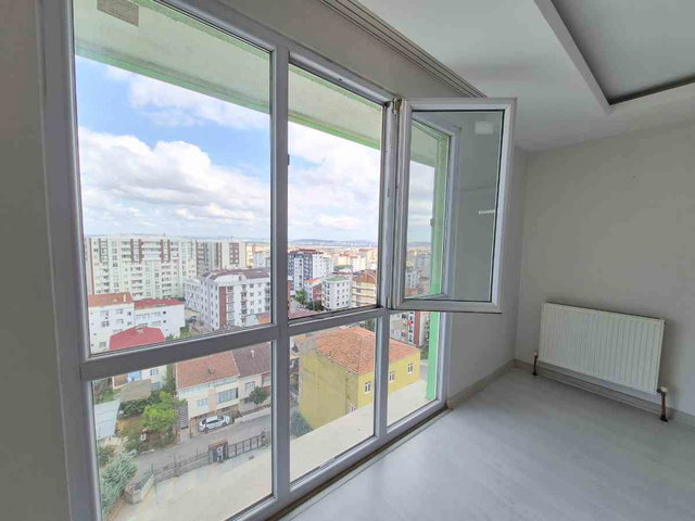 PENDIK GÜLLÜBAĞLAR'DA ÖNÜ AÇIK BOŞ 2+1 SATILIK DAIRE