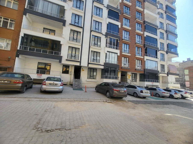 RE/MAX DEĞİŞİM-ŞEHİR MERKEZİ ÜNİVERSİTE YAKIN KİRALIK 1+1 DAİRE