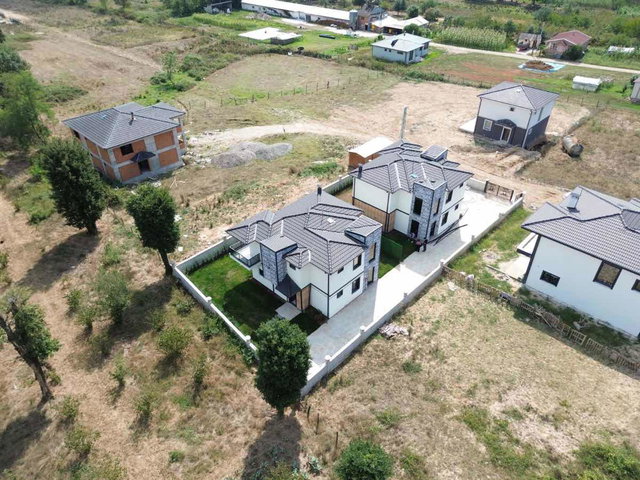 REMAX METROPOLITAN'DAN HENDEK'TE LÜKS VILLA!!