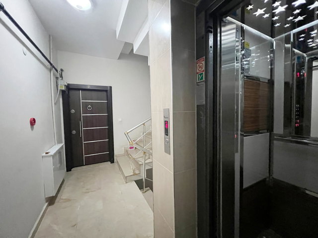 ÇEKMEKÖY METROYA YÜRÜME MESAFESİNDE İSKÂNLI • ARA KAT • NET 71 M² • BOŞ 2+1 DAİRE