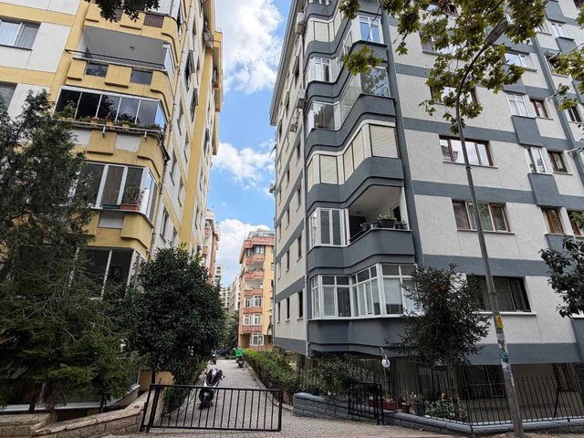 ACIBADEM MAHALLESİ DERYA 85 SİTESİNDE  KİRALIK 3+1