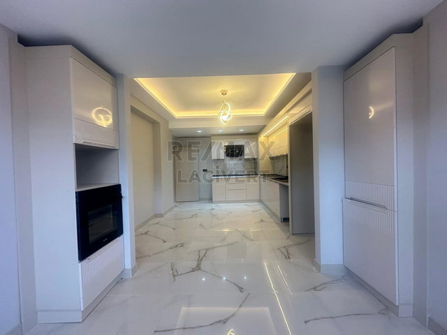 RE/MAX LACİVERT'TEN TOROL İNŞAAT'TA SATILIK 3+1 DAİRE