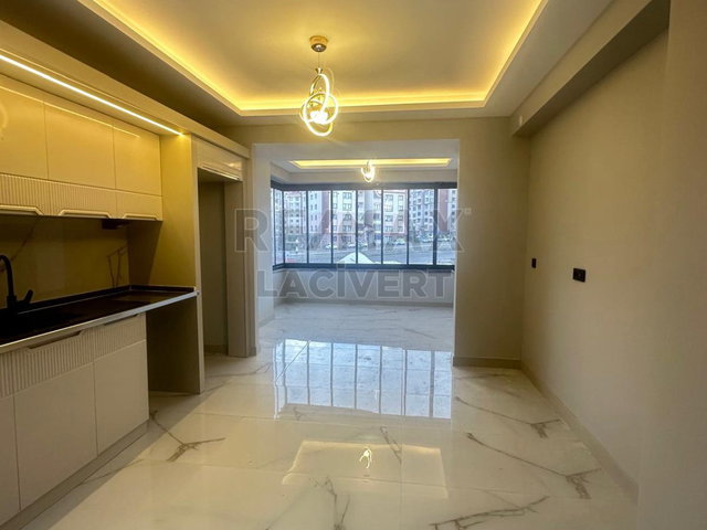 RE/MAX LACİVERT'TEN TOROL İNŞAAT'TA SATILIK 3+1 DAİRE