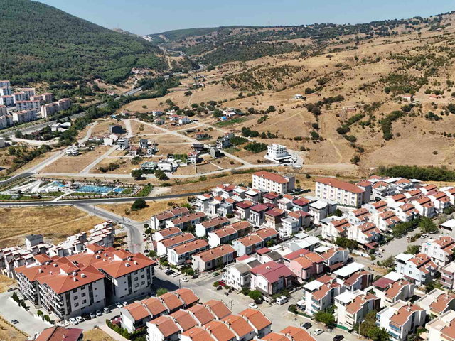REMAX MID 'DEN  KUVAI MLLIYEDE BAHÇELI MÜSTAKIL VILLA