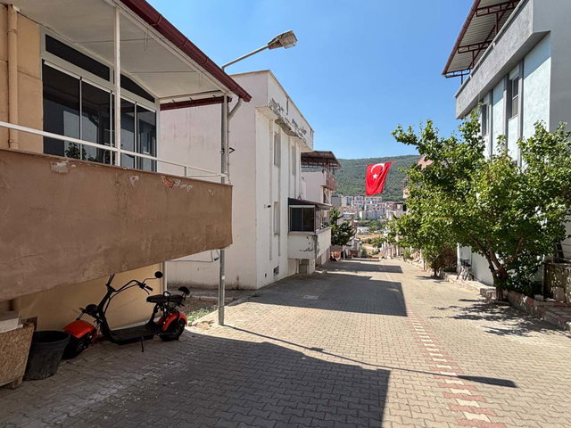 REMAX MID 'DEN  KUVAI MLLIYEDE BAHÇELI MÜSTAKIL VILLA