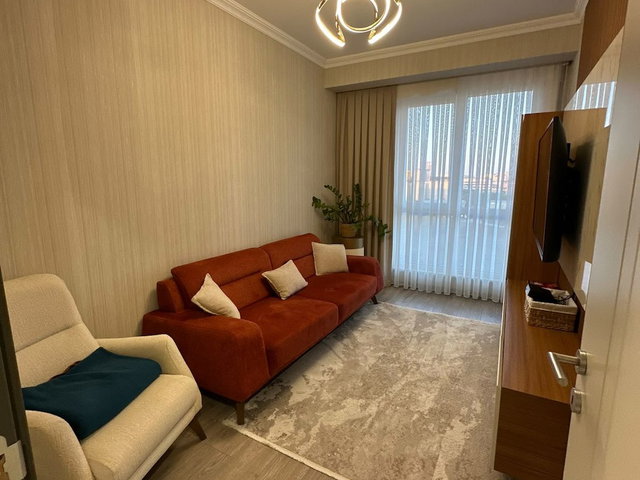 BAŞAKŞEHİR MAVERA COMFORT METRO NUN YANIBAŞINDA KİRALIK 4,5+1 DAİRE