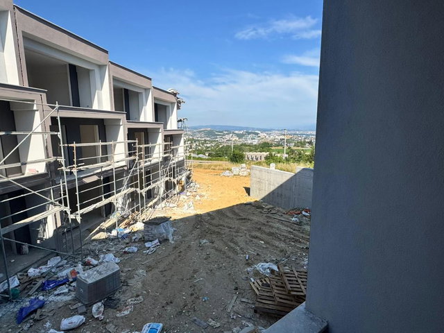 KABAOĞLU SIRASELVİLER VİLLALARINDA SATILIK SİTE İÇİ 3+1 TRİPLEKS