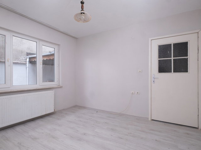 REMAX ADVANTAGE'DEN HÜRRIYET MAHALLESINDE TICARI IMARLI MÜSTAKIL BINA