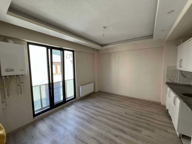 BİGA ESKİ ÇAN CADDESİ-TEKEL MEYDANI’NDA SATILIK FIRSAT 1+1 DAİRE