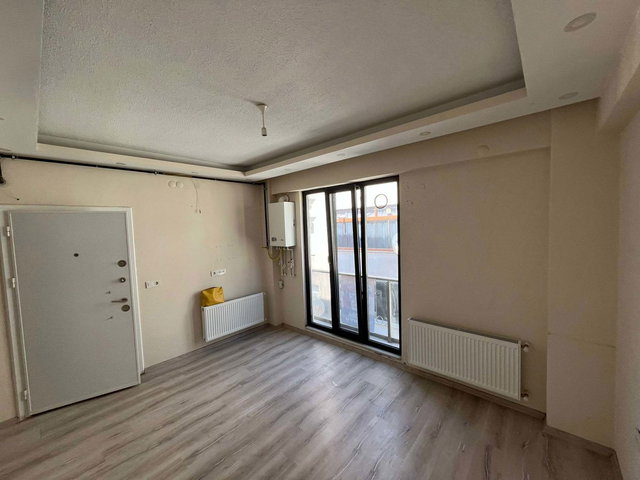BİGA ESKİ ÇAN CADDESİ-TEKEL MEYDANI’NDA SATILIK FIRSAT 1+1 DAİRE