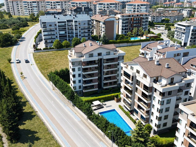 REMAX BEYAZ | BALAT COUNTRY EVLERİ’NDE 3+1 | HAVUZLU SİTEDE GENİŞ YAŞAM