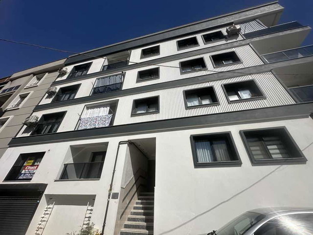 ŞEMİKLER’DE KAPALI MUTFAK GENİŞ SATILIK 2+1 DAİRE