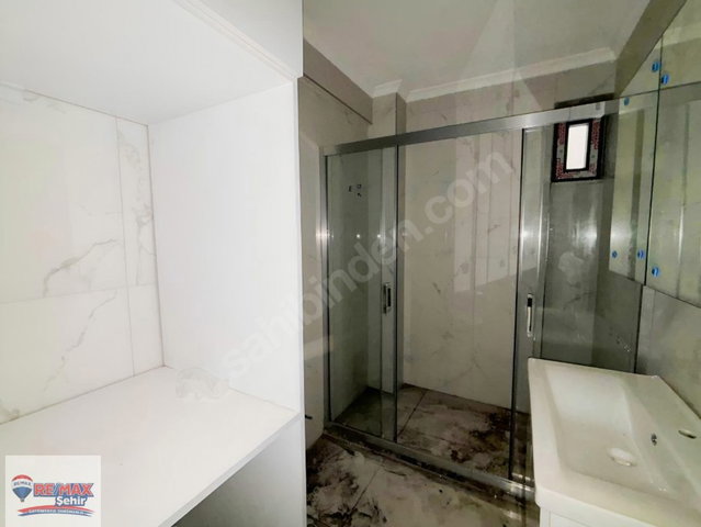 REMAX ŞEHIR'DEN YALOVA MERKEZDE 1+1 DAİRE