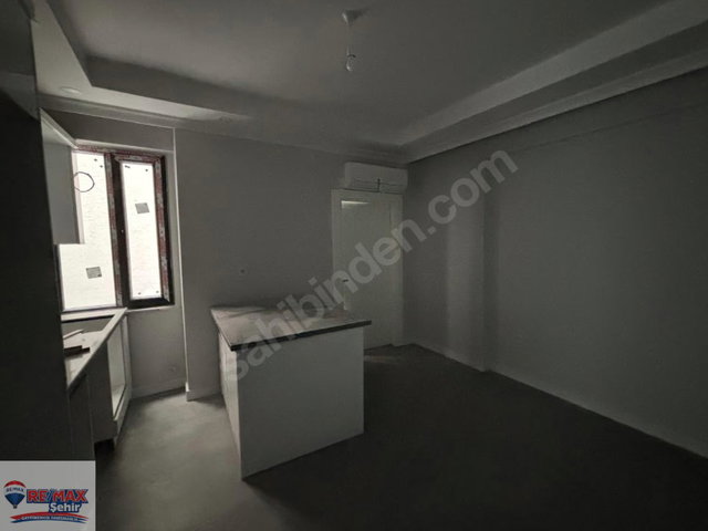 REMAX ŞEHIR'DEN YALOVA MERKEZDE 1+1 DAİRE