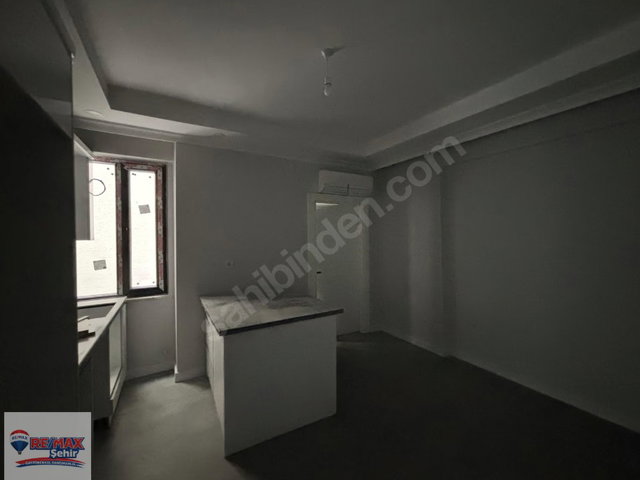 REMAX ŞEHIR'DEN YALOVA MERKEZDE 1+1 DAİRE