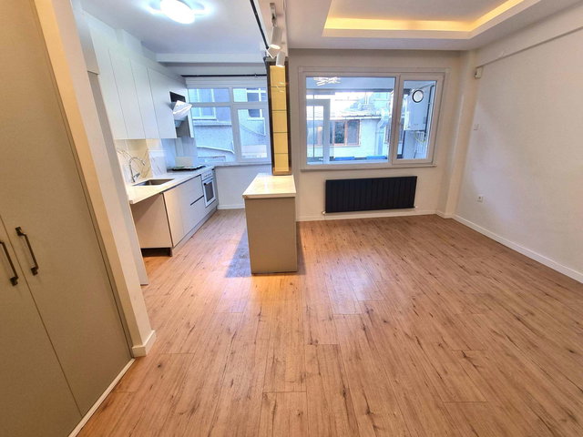 EYÜPSULTAN'DA İÇİ YENİLENMİŞ TERTEMİZ DURUMDA SATILIK 2+1 DAİRE