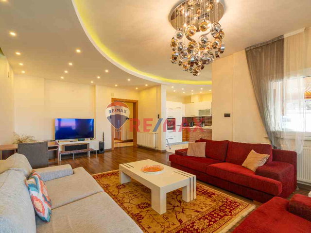 REMAX BEYAZ MUDANYA ALTINKUM'DA DENİZE SIFIR 6+2  SATILIK VİLLA