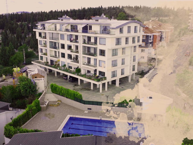 İZMİT ORHAN MAH’DE 3+1 | 145 M² BRÜT | YERDEN ISITMALI | 2 BANYOLU | BALKONLU KİRALIK DAİRE