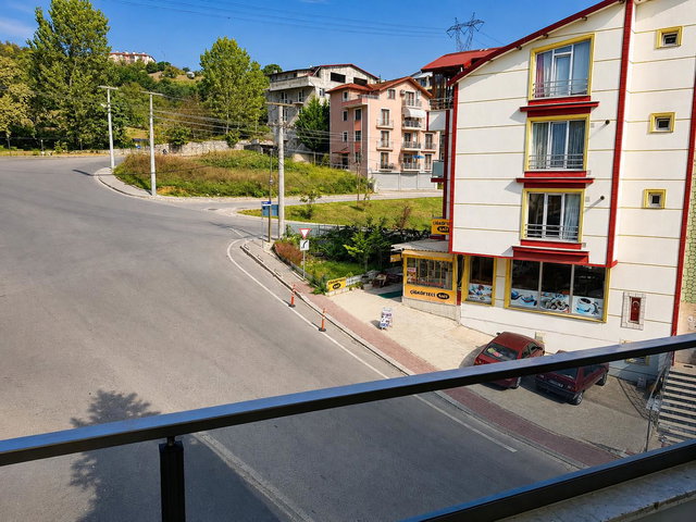 İZMİT TEPEKÖY’DE, 2+1, BALKONLU, DOĞALGAZ KOMBİLİ KİRALIK DAİRE