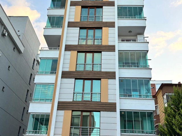KÖRFEZ'DE SAHİLE 250 METRE MESAFEDE SATILIK 2+1 DAİRE
