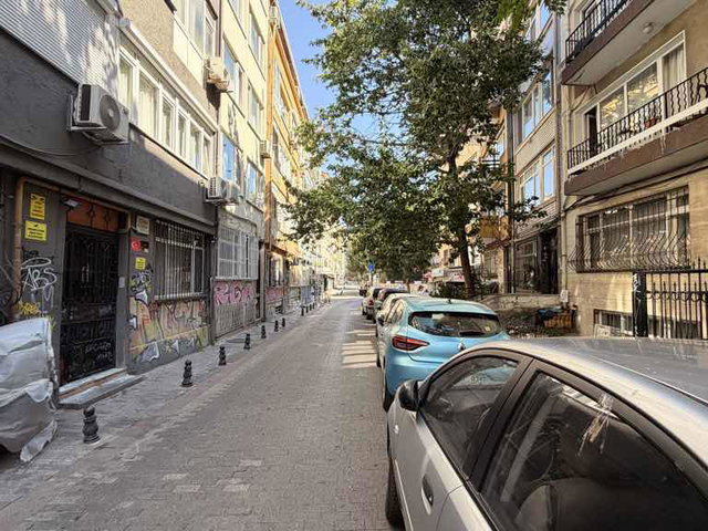 CAFERAĞA DA BAHÇE KULLANIMLI BOŞ SATILIK 1+1 DAİRE