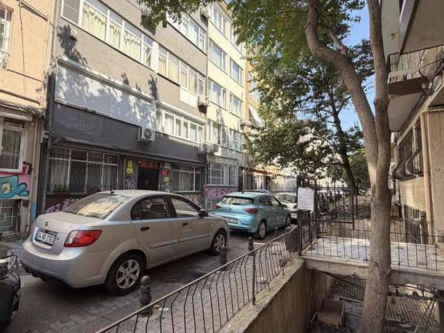 CAFERAĞA DA BAHÇE KULLANIMLI BOŞ SATILIK 1+1 DAİRE