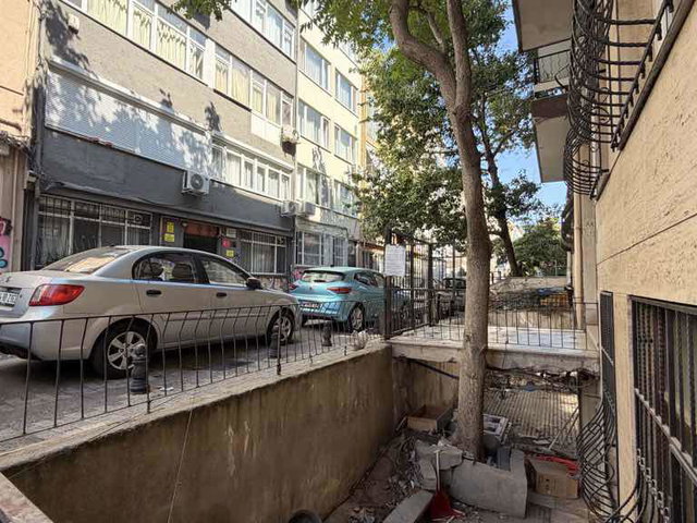 CAFERAĞA DA BAHÇE KULLANIMLI BOŞ SATILIK 1+1 DAİRE
