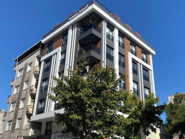 DENİZKÖŞKLER'DE DENİZ MANZARALI METROBÜSE YAKIN YENİ 3+1  SATILIK DAİRE