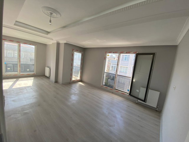 DENİZKÖŞKLER'DE DENİZ MANZARALI METROBÜSE YAKIN YENİ 3+1  SATILIK DAİRE