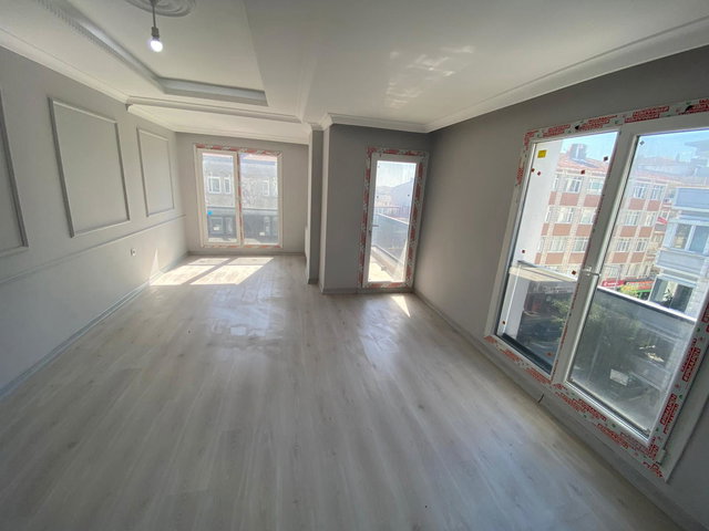 DENİZKÖŞKLER'DE DENİZ MANZARALI METROBÜSE YAKIN YENİ 3+1  SATILIK DAİRE