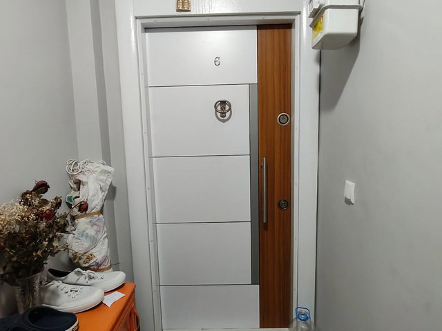 ÇAYIROVA YENİ MAH.DE 2+1 ARA KAT MÜLKİYETLSATILIK DAİRE