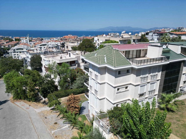 KUŞADASI MERKEZDE GENİŞ,BAKIMLI SATILIK 3+1 DAİRE