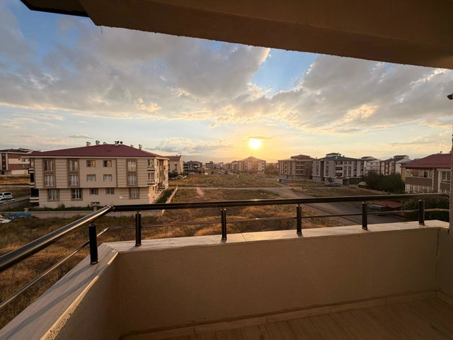 REMAX ARTIS'DEN DADAŞKENT'TE EŞYALI KIRALIK 1+1 DAIRE