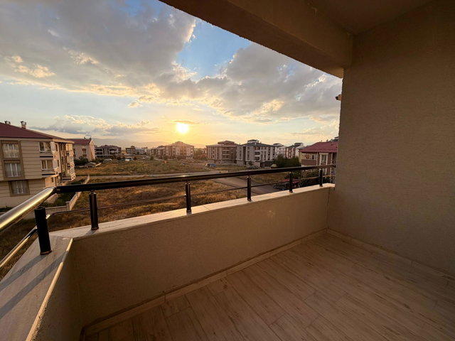 REMAX ARTIS'DEN DADAŞKENT'TE EŞYALI KIRALIK 1+1 DAIRE